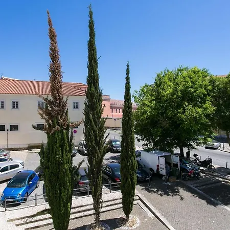 Sunlit Photographers 1bedroom In Alcantara Lisbon