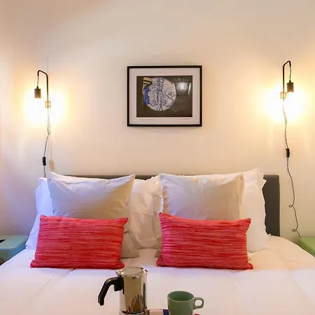 Sunlit Photographers 1bedroom In Alcântara Lisboa