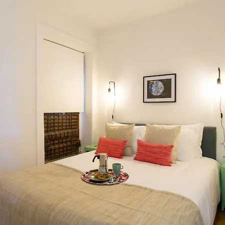 Sunlit Photographers 1bedroom In Alcântara